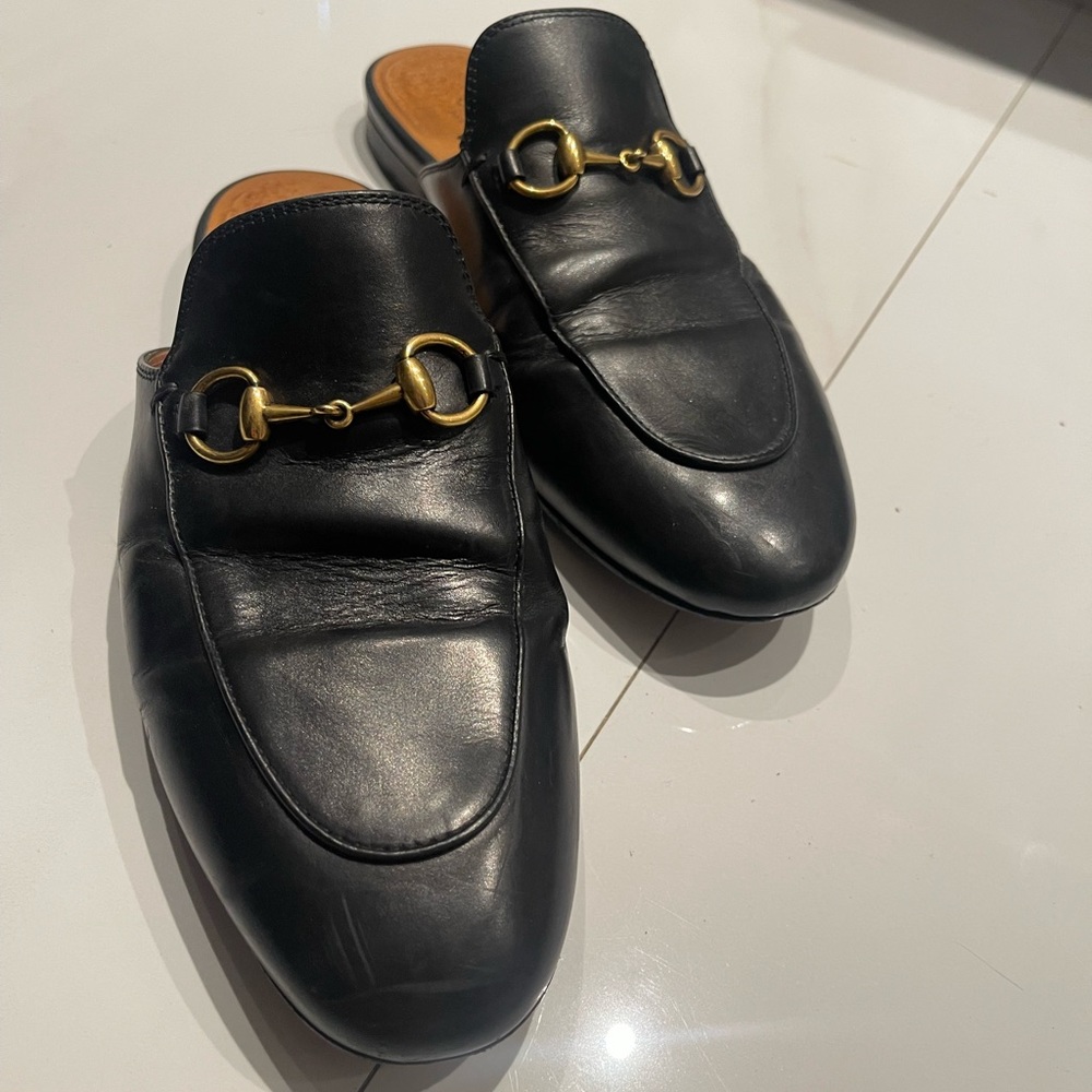 Women’s gucci black princetown mules